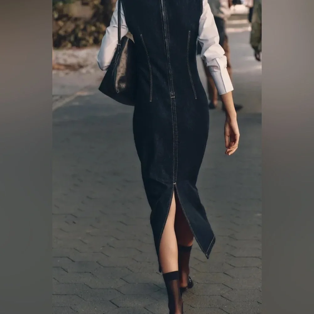 flowy chiffon dress LONG SLEEVE GOWN – Dave & Johnny Color:Black and Pink Fleurs de Murmures Latest Nigerian Bridesmaid Dresses